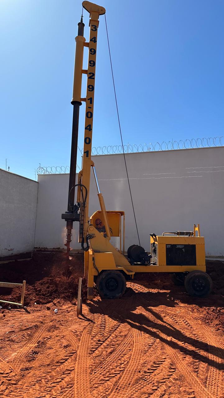 Perfuração de estacas para construção civil - Moura Fundações